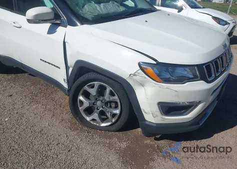 2019 Jeep Compass Limited 4X4 из США, поврежденный, VIN 3C4NJDCB5KT827375